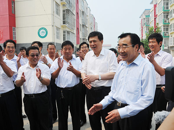 全国政协副主席张庆黎（原河北省委书记）到2003网站太阳集团线缆集团视察